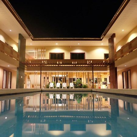 Juntima Place At Amphawa Exteriör bild