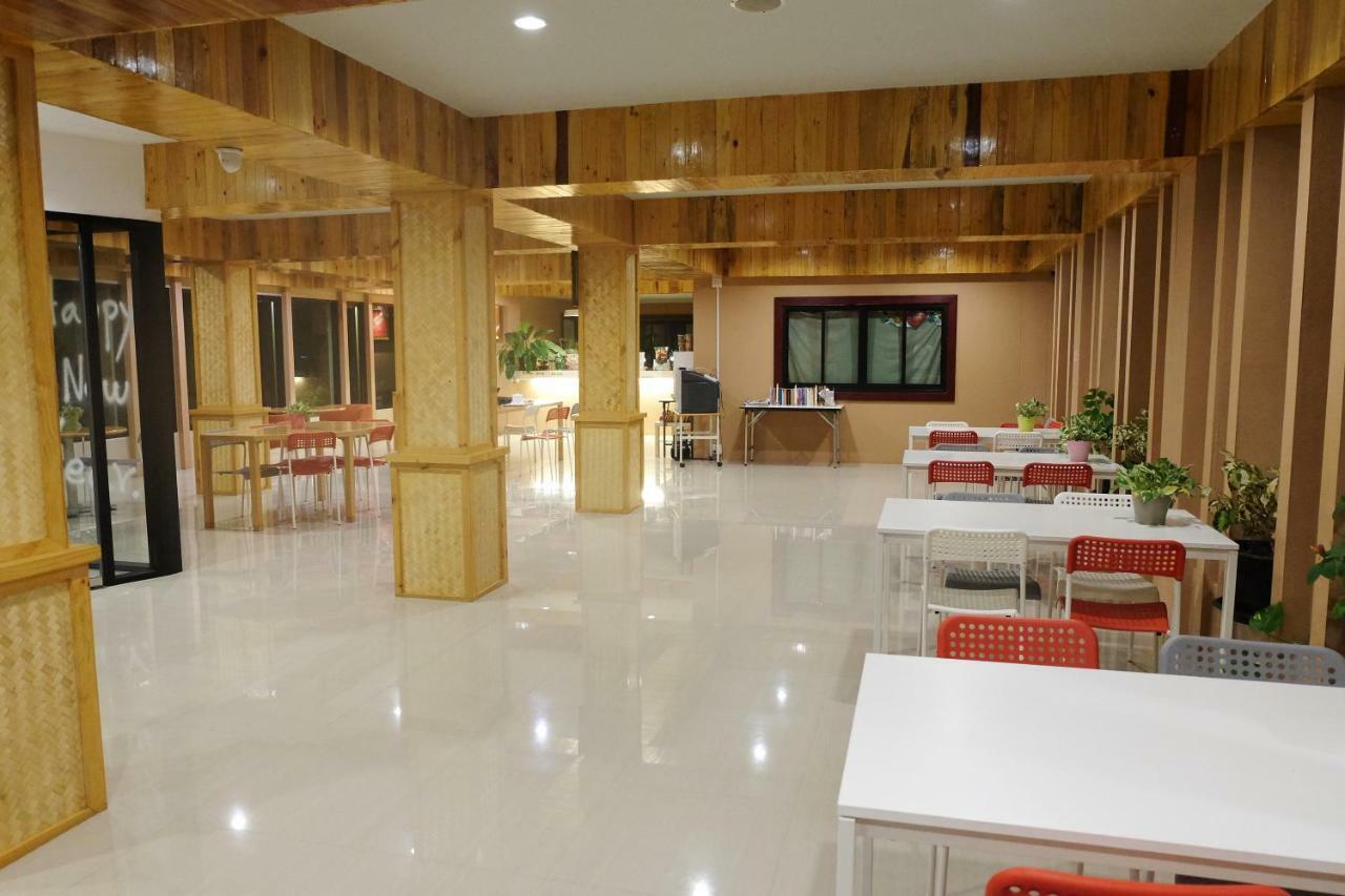 Juntima Place At Amphawa Exteriör bild