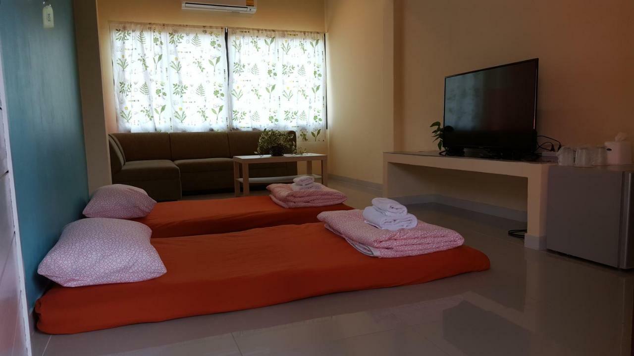Juntima Place At Amphawa Exteriör bild